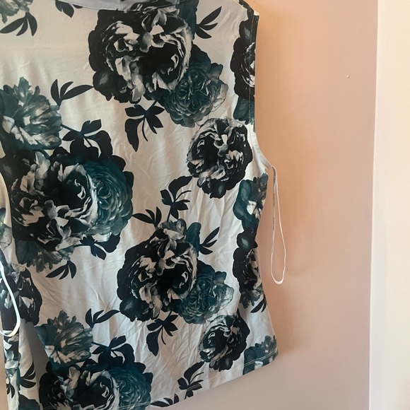 Calvin Klein Flowery tank top size Large Good used condition - Picture 2 of 7
